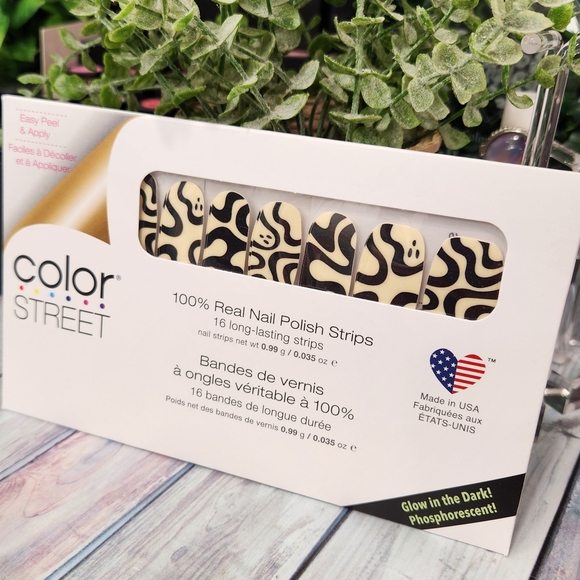 Color Street Glow In The Dark Halloween Set - Picture 5 of 5